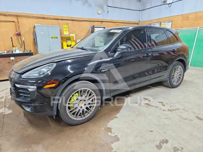 2016 Porsche Cayenne photo