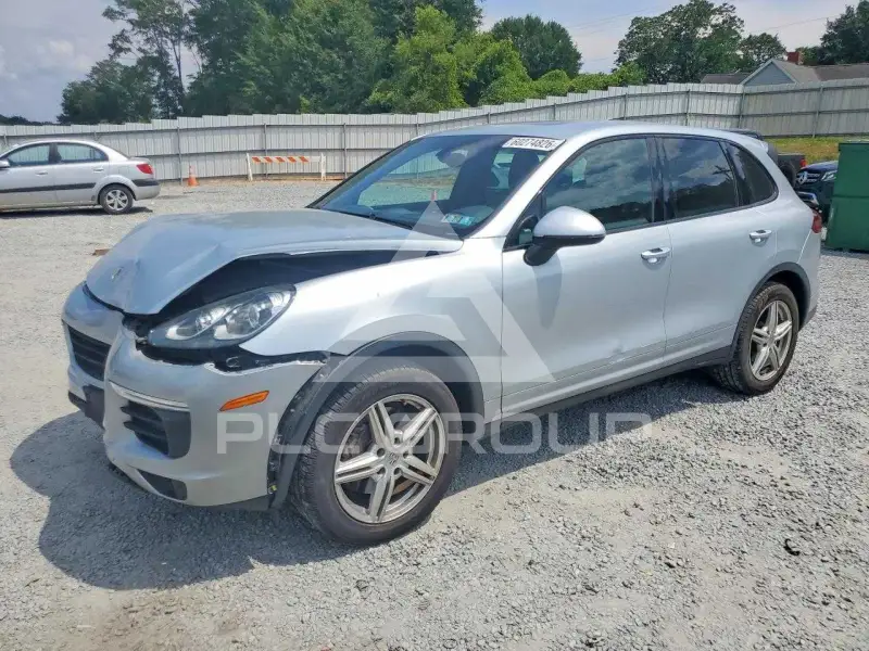 2016 Porsche Cayenne photo