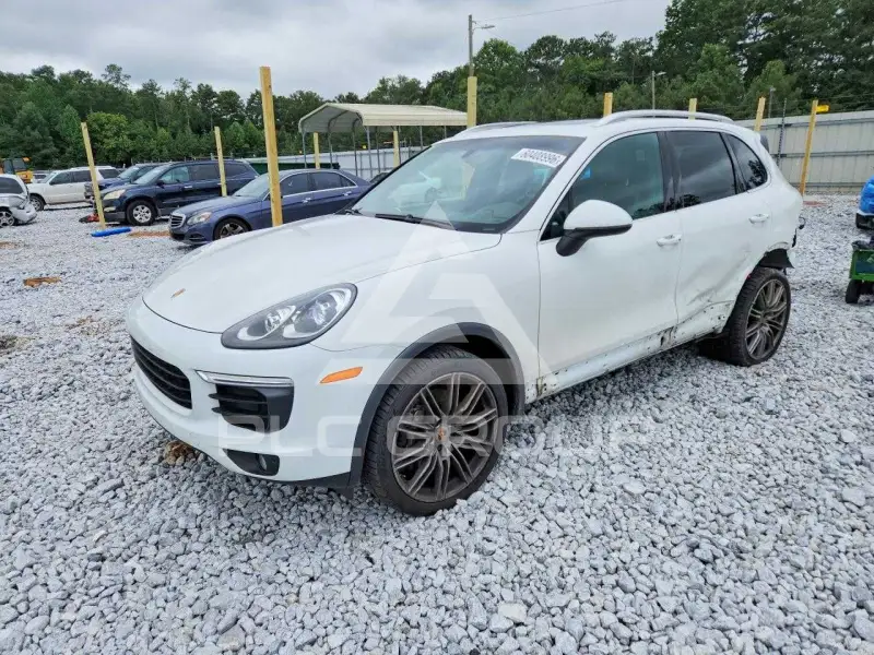 2016 Porsche Cayenne photo