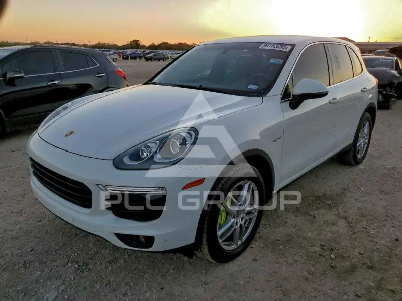 2016 Porsche Cayenne photo