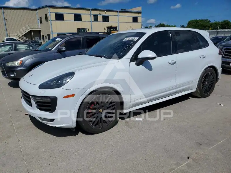 2016 Porsche Cayenne photo