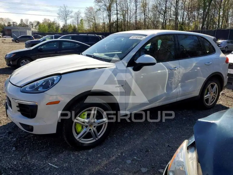 2016 Porsche Cayenne photo