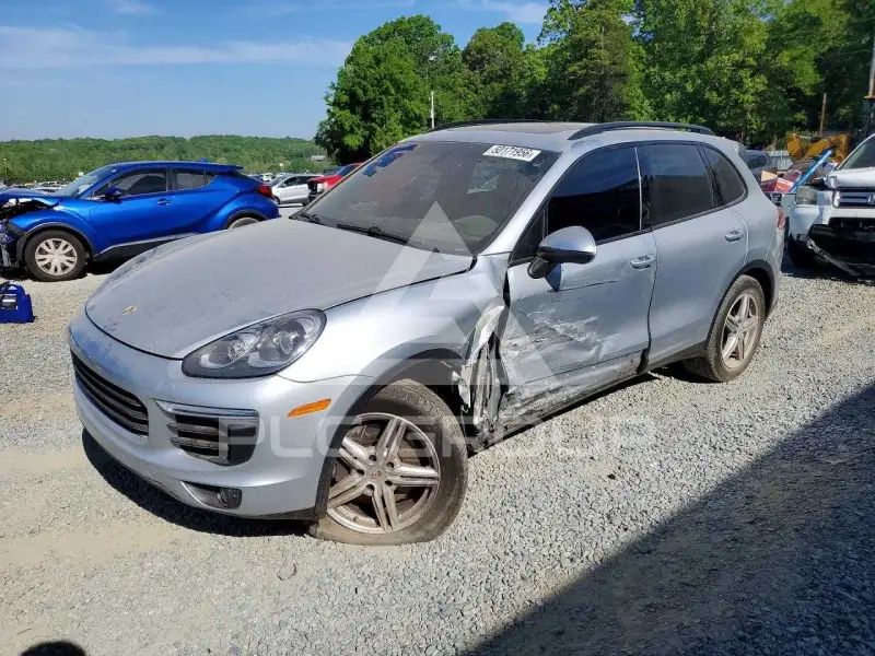 2016 Porsche Cayenne photo