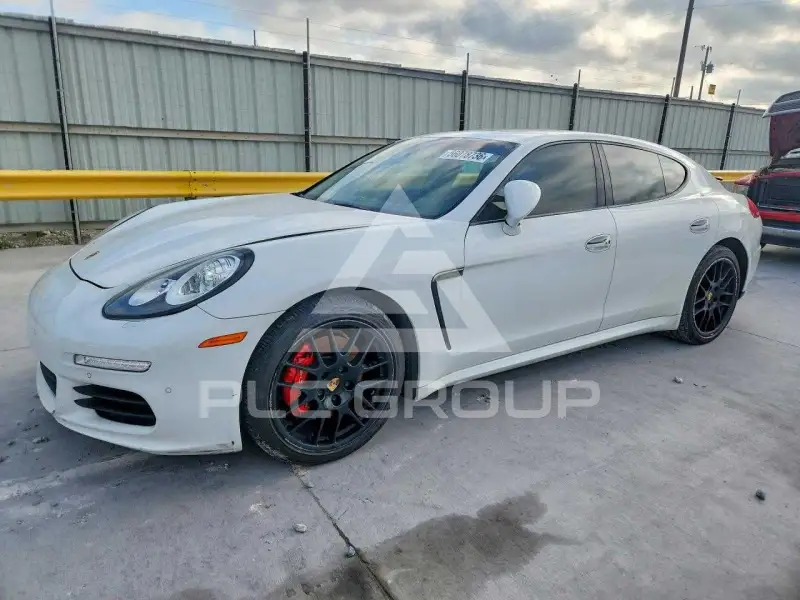 2016 Porsche Panamera photo