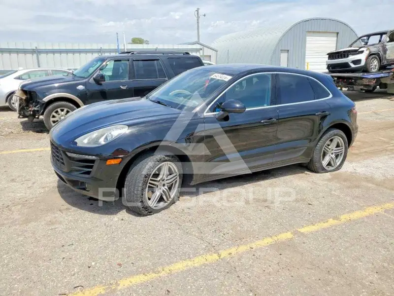 2016 Porsche MACAN photo