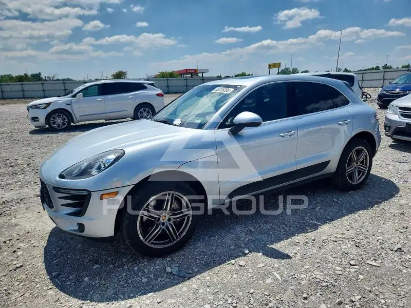 2016 Porsche MACAN photo