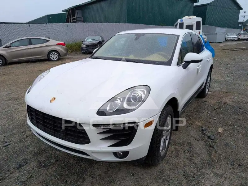 2016 Porsche MACAN photo