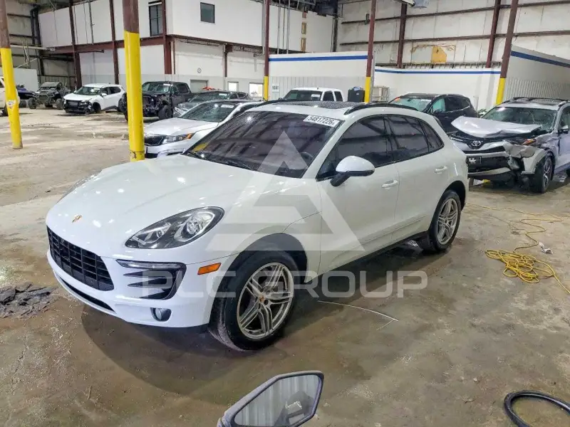 2016 Porsche MACAN photo
