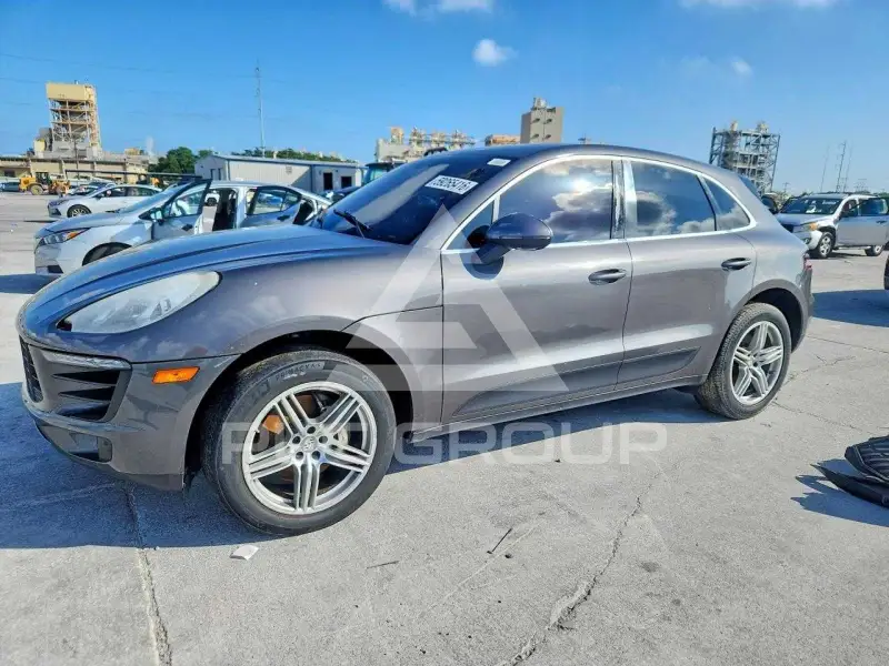 2016 Porsche MACAN photo