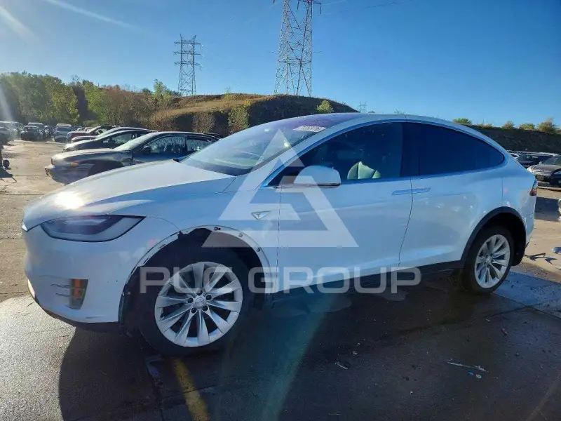 2016 Tesla Model X photo