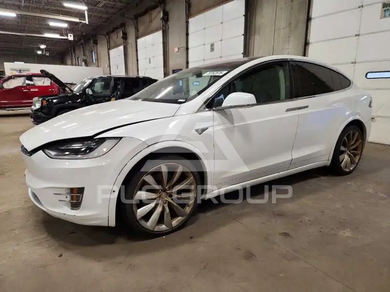 2016 Tesla Model X фото