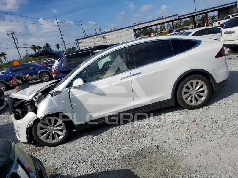 2016 Tesla Model X фото