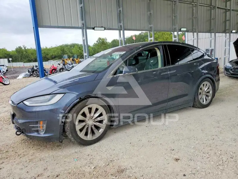 2016 Tesla Model X фото