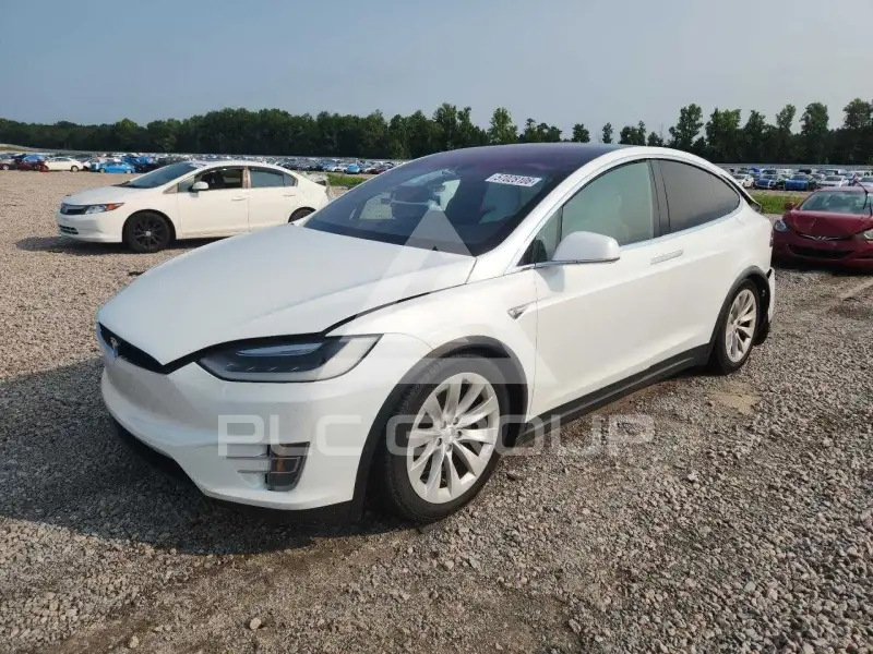 2016 Tesla Model X фото