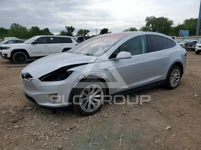 2016 Tesla Model X фото