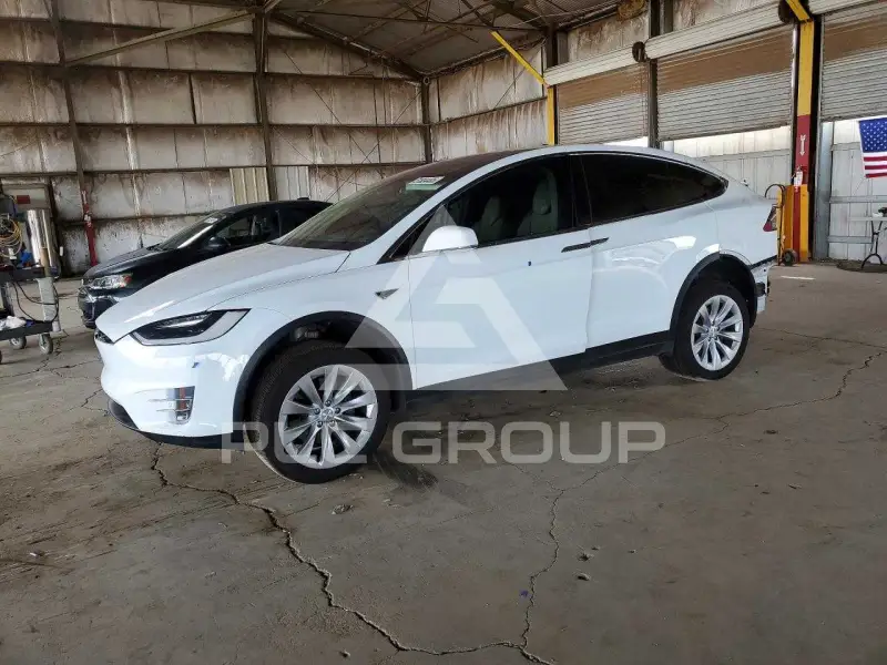 2016 Tesla Model X photo