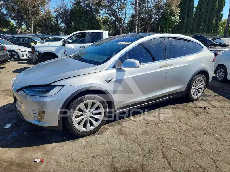 2016 Tesla Model X photo