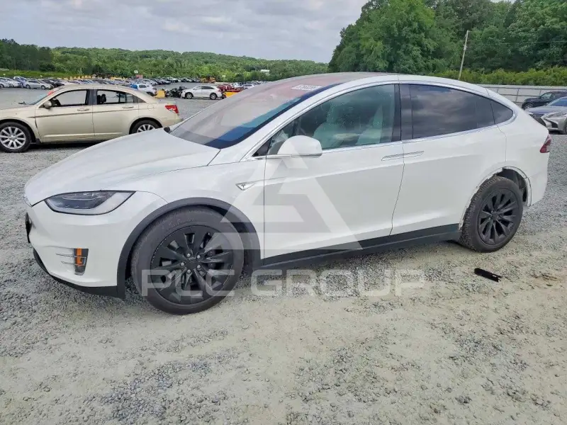 2016 Tesla Model X фото