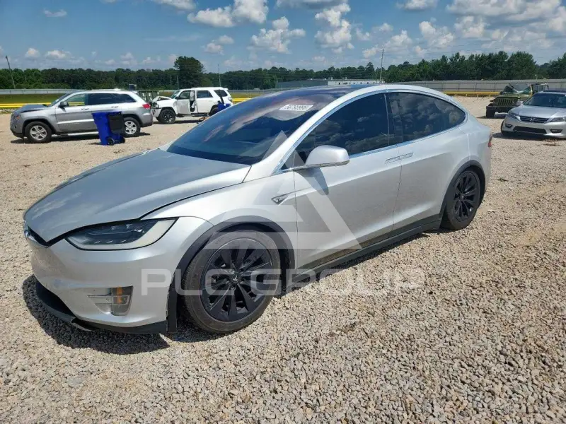 2016 Tesla Model X photo