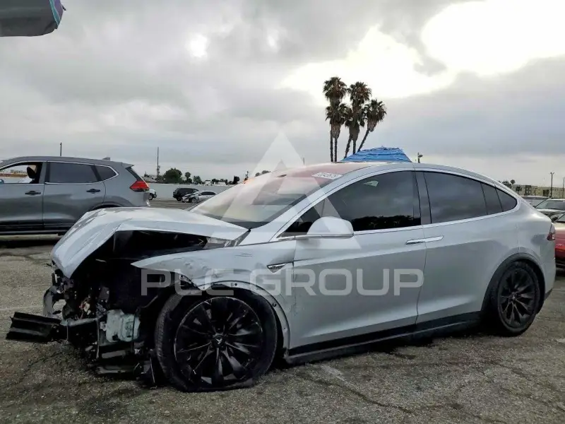 2016 Tesla Model X фото