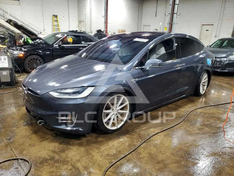 2016 Tesla Model X фото