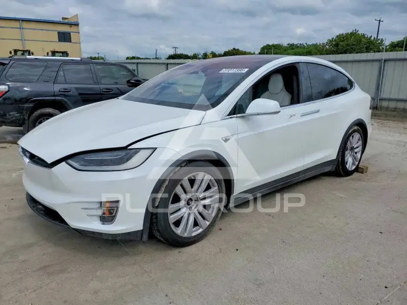 2016 Tesla Model X фото