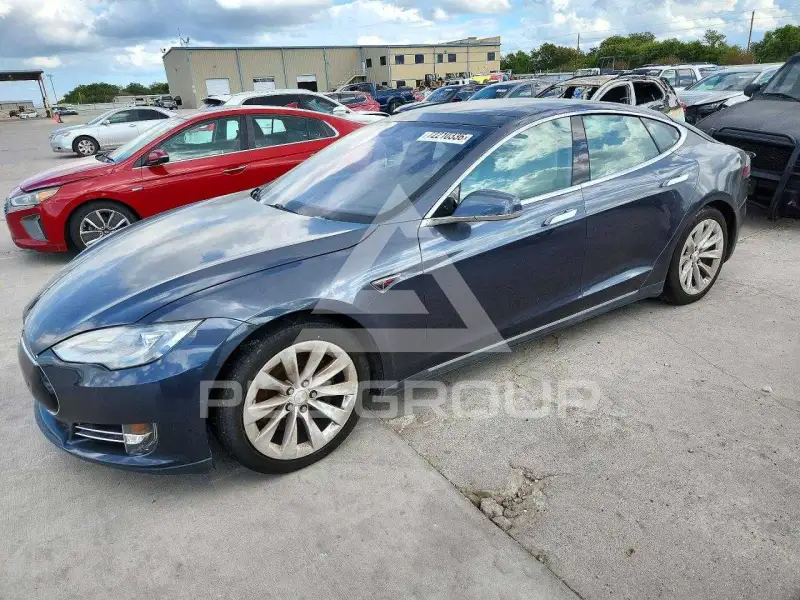 2016 Tesla Model S photo