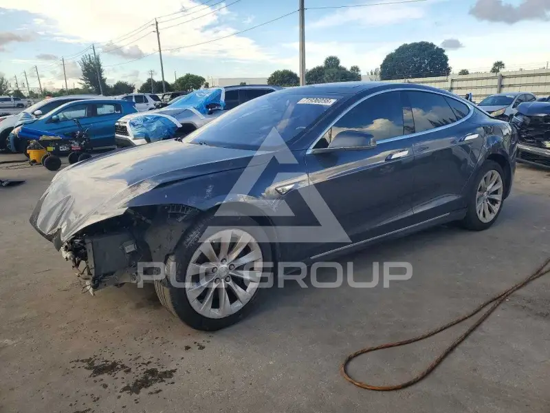 2016 Tesla Model S photo