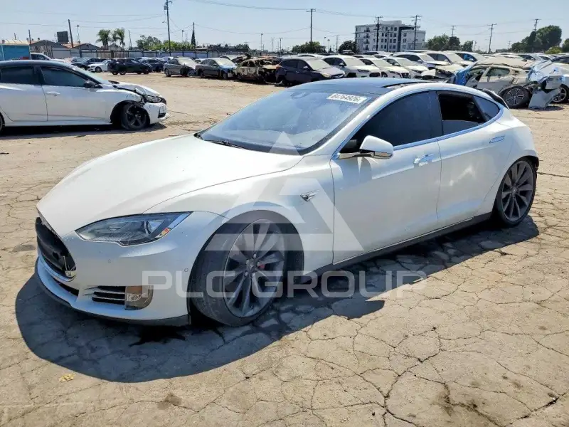 2016 Tesla Model S photo