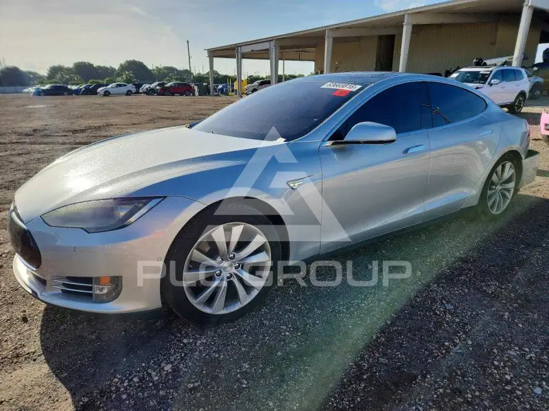 2016 Tesla Model S фото