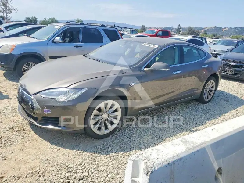 2016 Tesla Model S фото