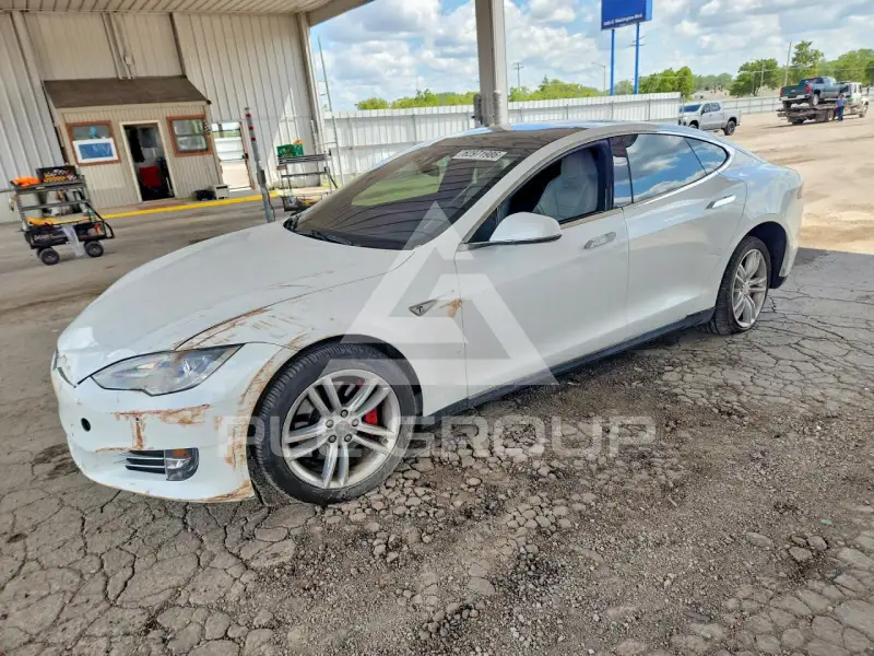 2016 Tesla Model S фото
