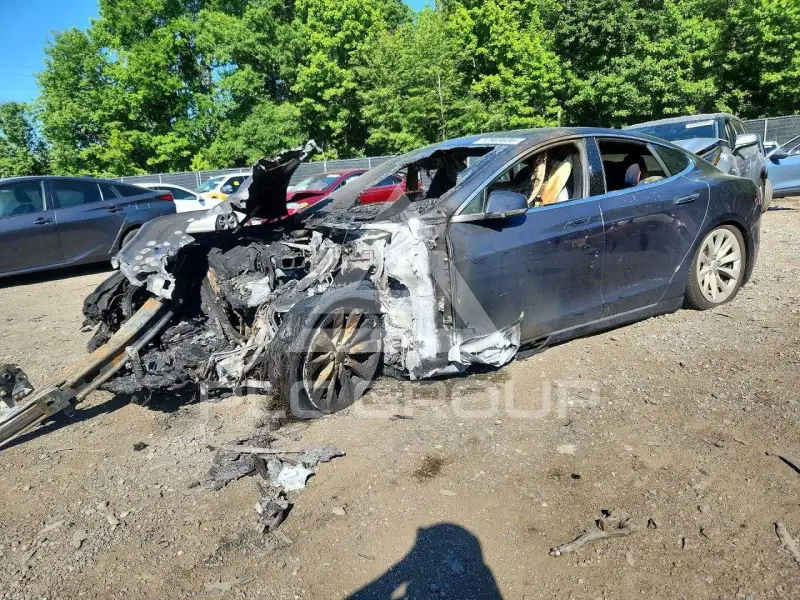 2016 Tesla Model S фото