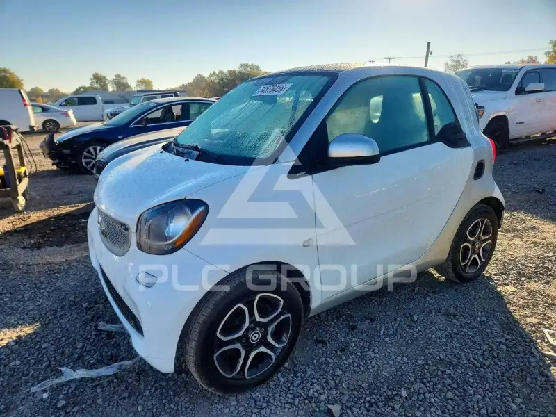 2016 Smart FORTWO photo