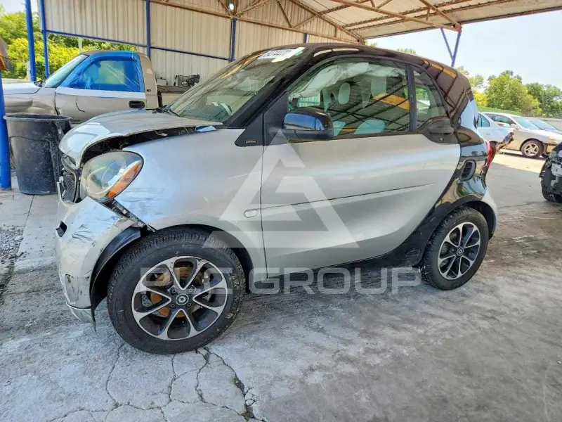 2016 Smart FORTWO фото