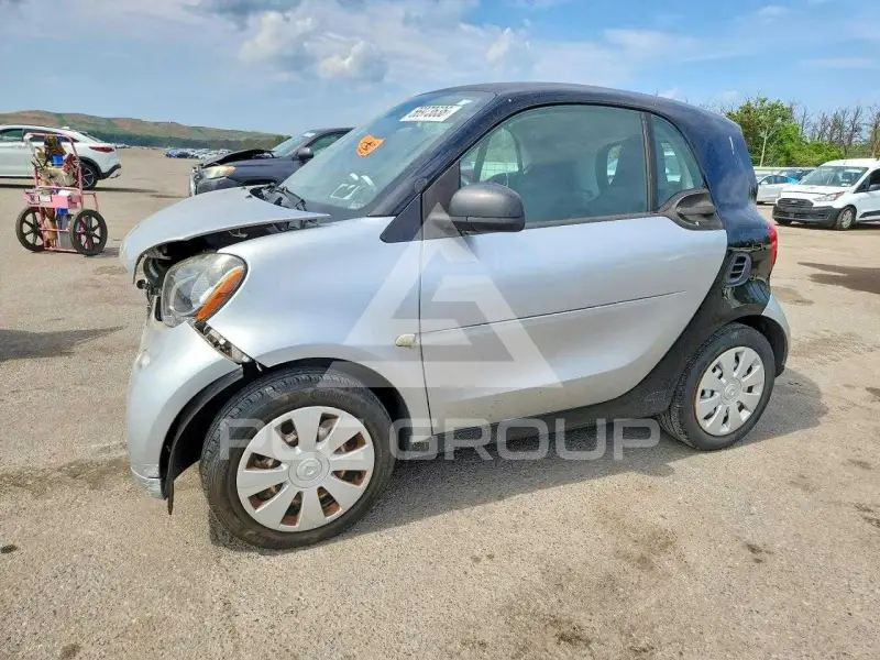 2016 Smart FORTWO фото