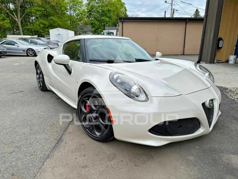 2016 Alfa Romeo 4C фото