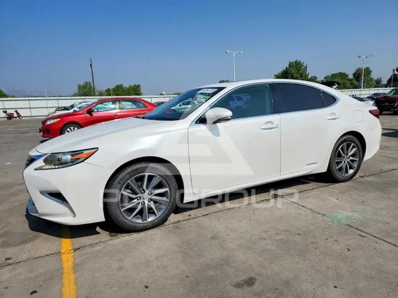 2016 Lexus ES300 photo