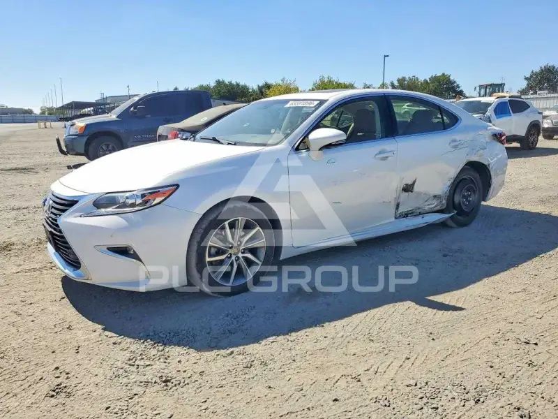 2016 Lexus ES300 photo