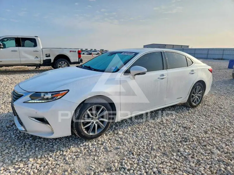 2016 Lexus ES300 photo