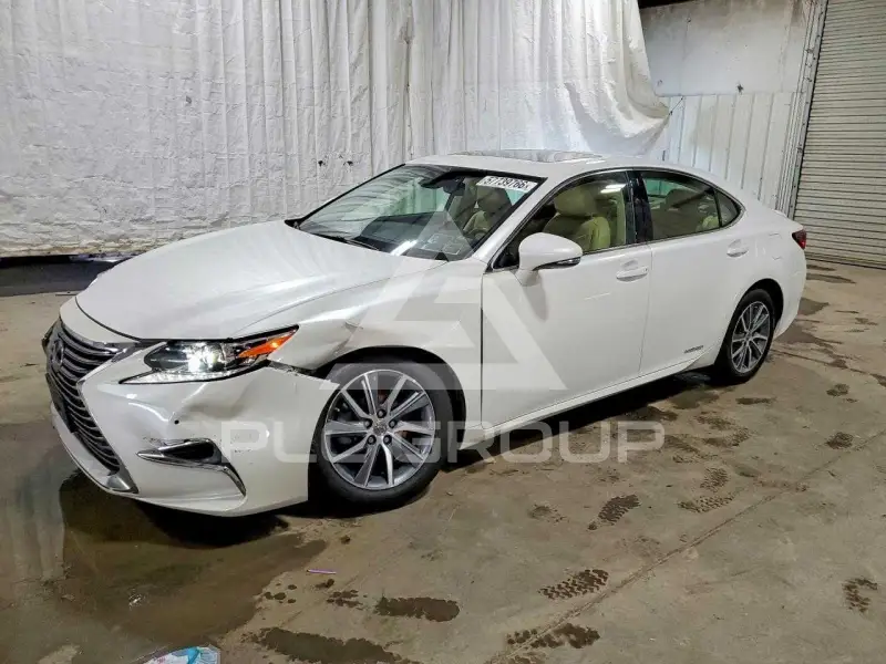2016 Lexus ES300 photo