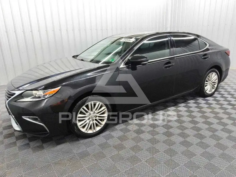 2016 Lexus ES350 photo