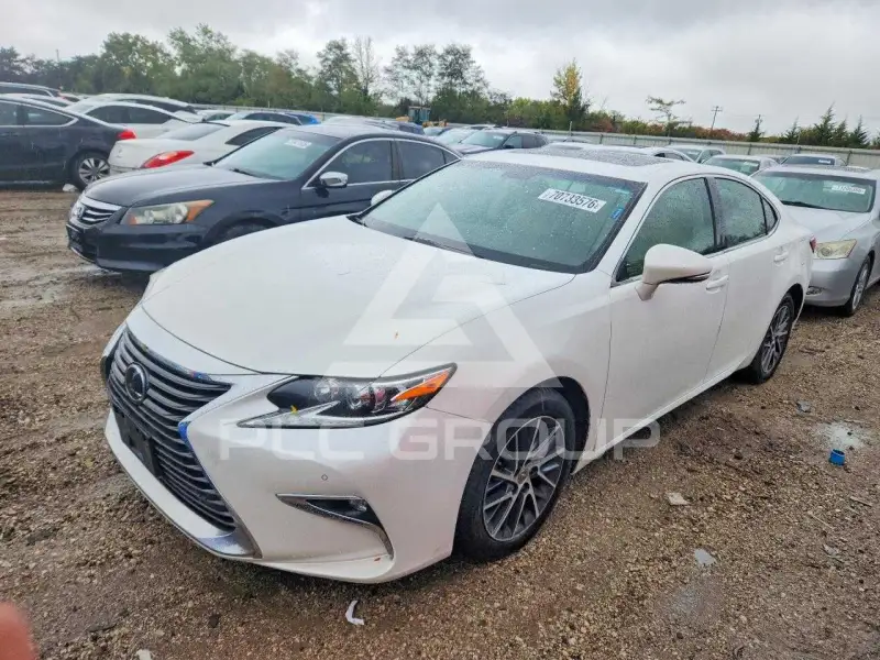 2016 Lexus ES350 photo