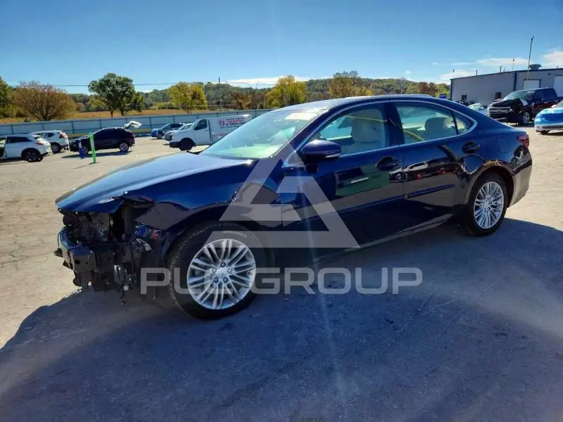 2016 Lexus ES350 photo