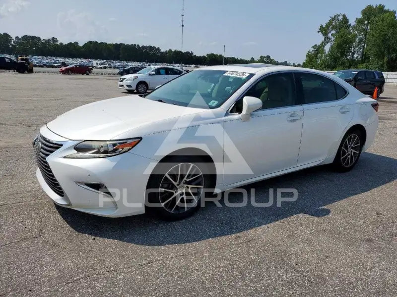 2016 Lexus ES350 photo