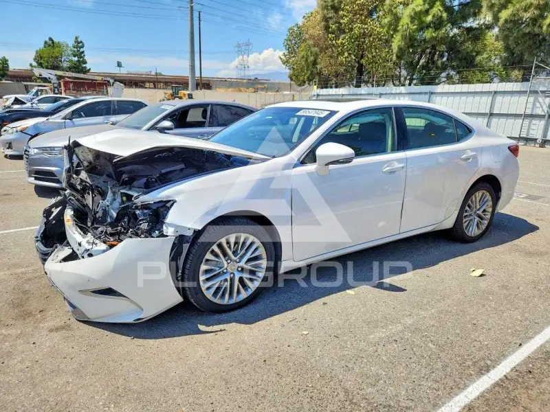 2016 Lexus ES350 photo