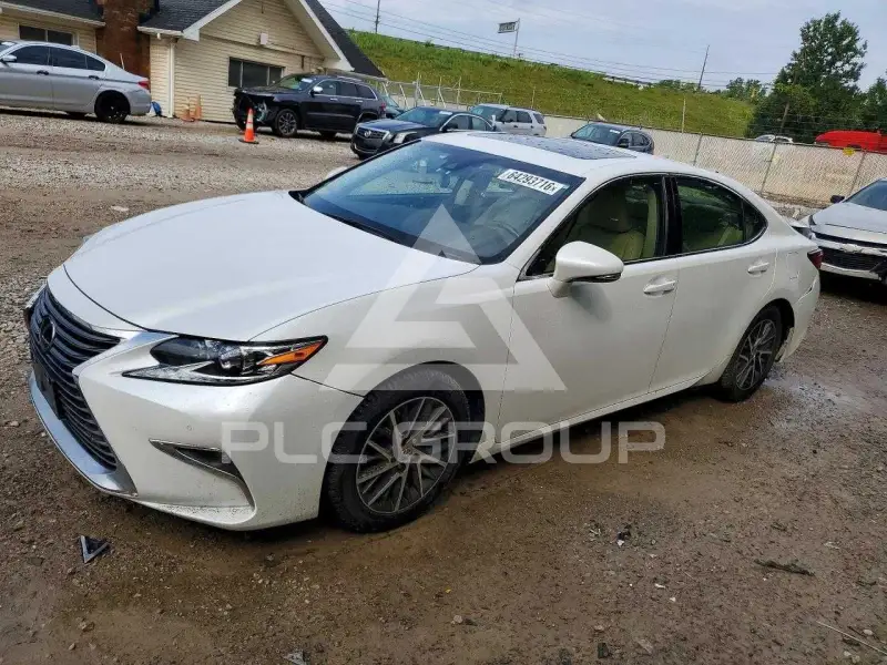 2016 Lexus ES350 photo