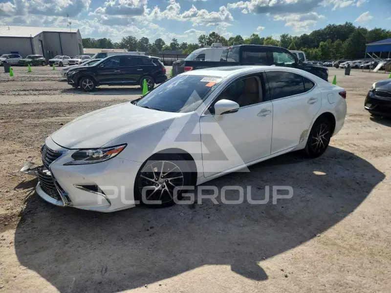 2016 Lexus ES350 photo