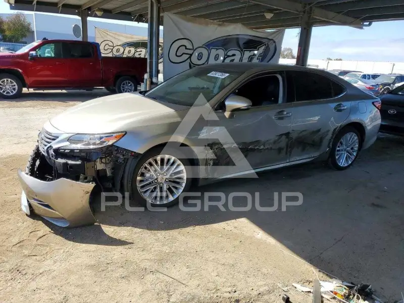 2016 Lexus ES350 photo