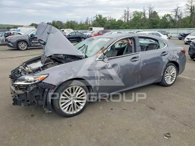 2016 Lexus ES350 photo